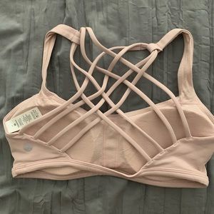 NWOT lululemon free to be serene bra a/b cup